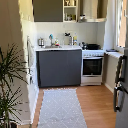 Place Near To And Apartment *